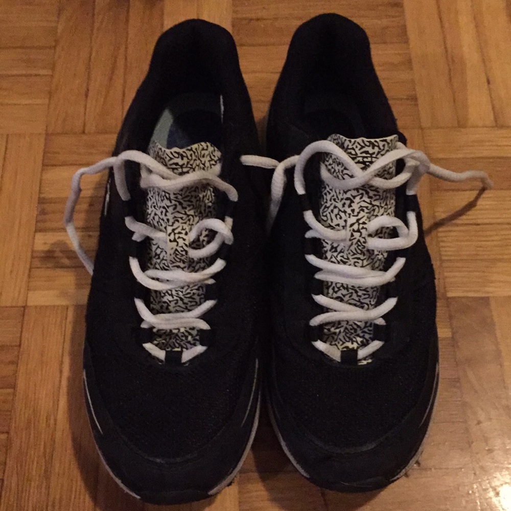 Woman’s shoe Dr.scholls used